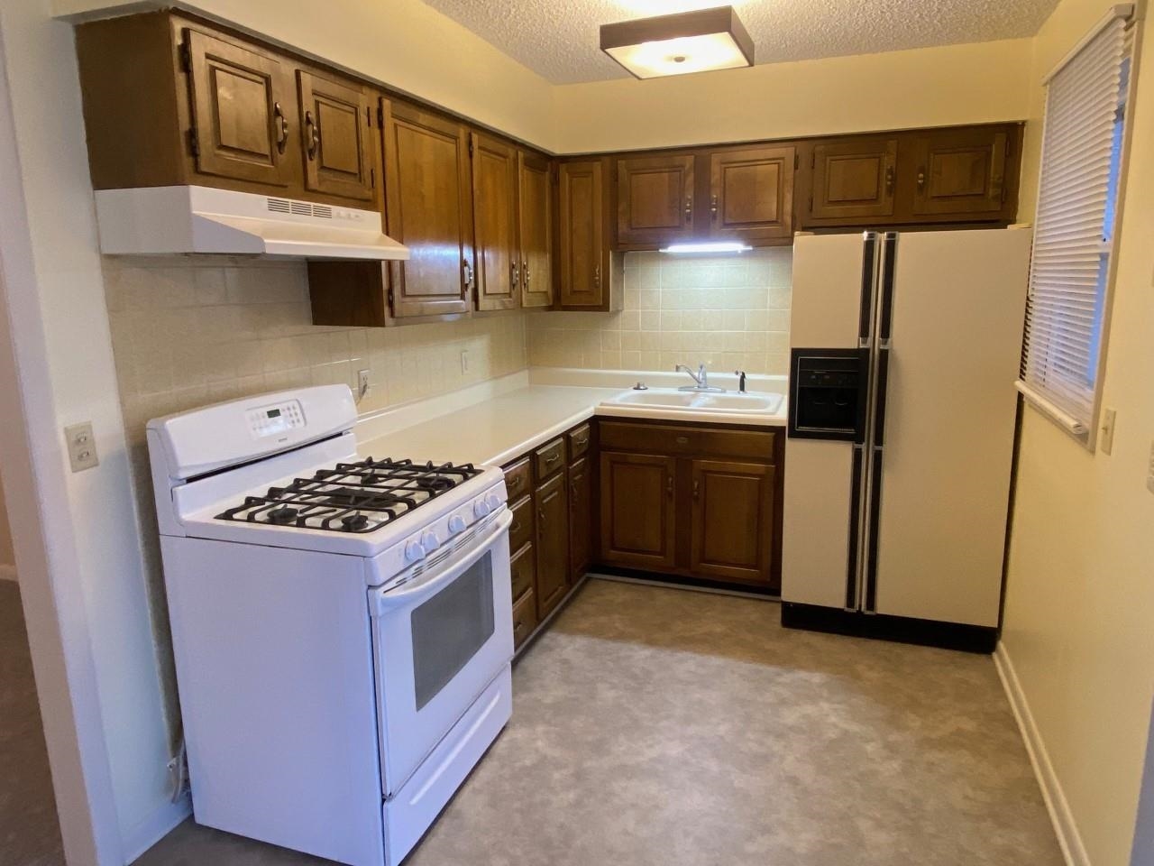 1225 Golf Street Augusta, KS 67010 - Photo 10 of 25