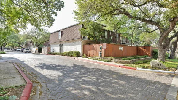 $1,495 | 1045 Shook Avenue, Unit 101A, San Antonio, TX 78212