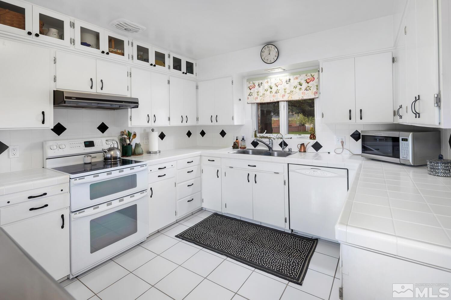 1080 Marsh Avenue Reno, NV 89509 - Photo 7 of 35 Photo 7