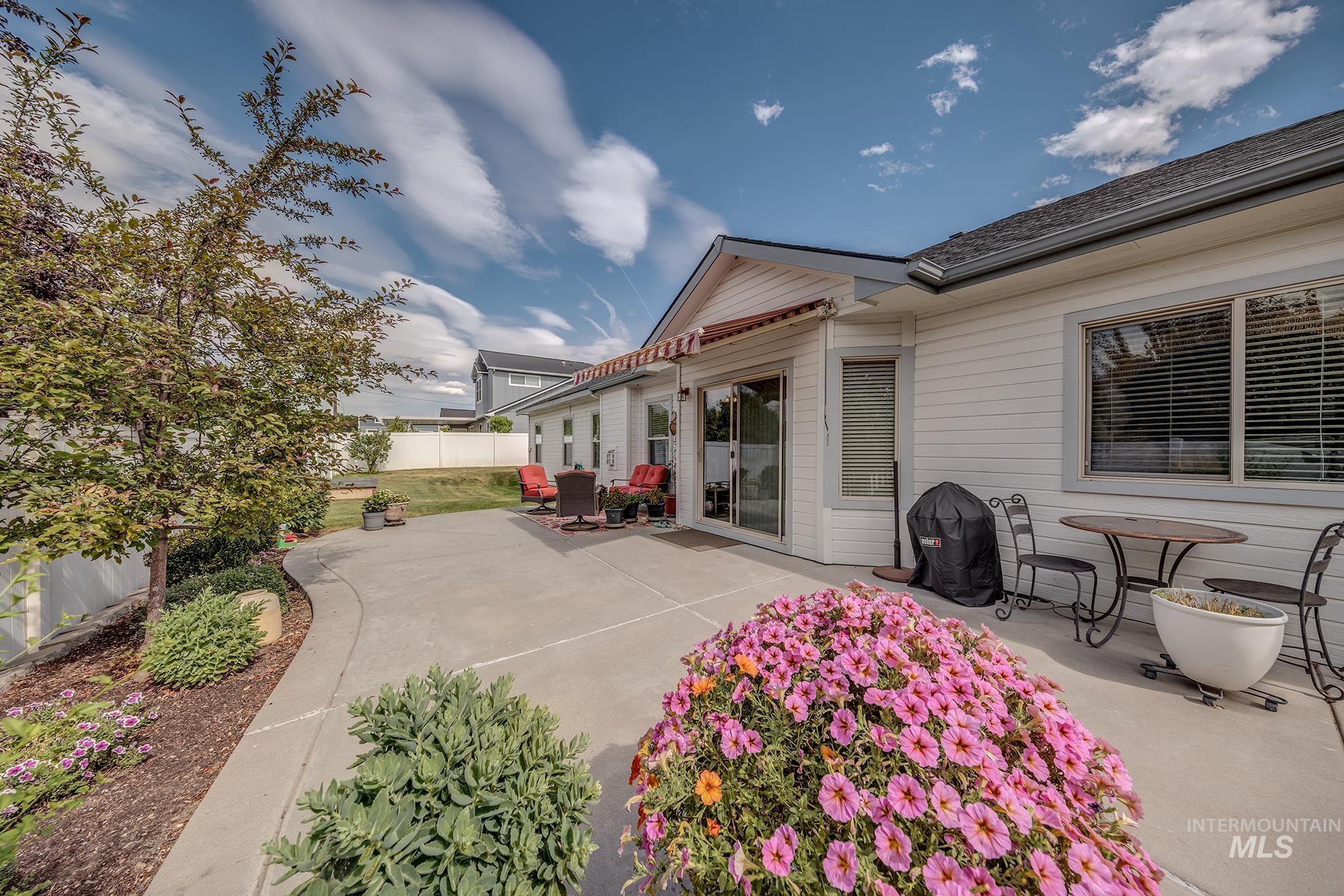 420 West Indianhead Road Weiser, ID 83672 - Photo 32 of 40 Expansive concrete patio offering a private outdoor living space