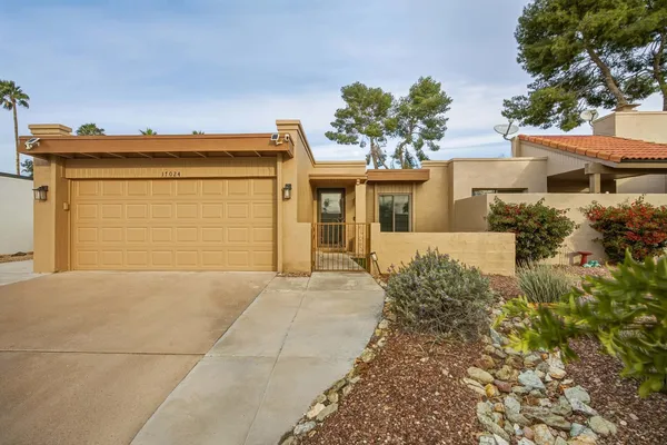 $2,400 | 17024 East Calle Del Sol, Fountain Hills, AZ 85268