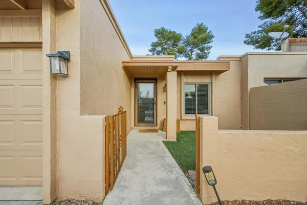 $2,400 | 17024 East Calle Del Sol, Fountain Hills, AZ 85268