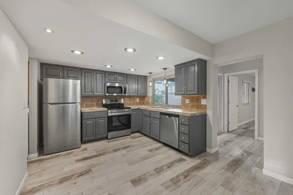 $2,400 | 17024 East Calle Del Sol, Fountain Hills, AZ 85268