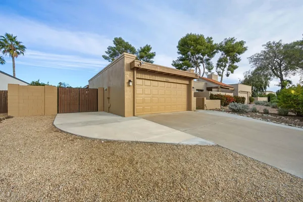 $2,400 | 17024 East Calle Del Sol, Fountain Hills, AZ 85268