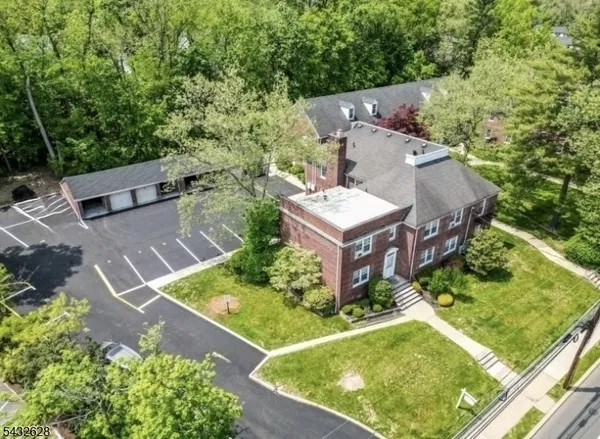 $2,500 | 495 Main Street, Unit B3, Chatham, NJ 07928