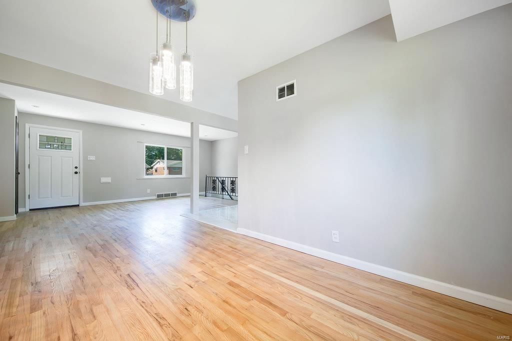 9801 Ridgely Lane Affton, MO 63123 - Photo 8 of 30 Gallery Image 8