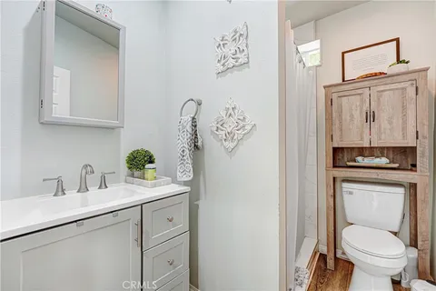 $1,100,000 | 6659 Zelzah Avenue, Reseda, CA 91335