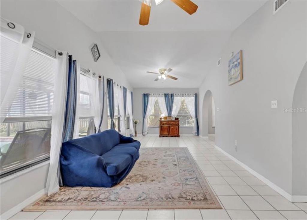 4308 Allen Road Fruitland Park, FL 34731 - Photo 10 of 33 a living room with furniture