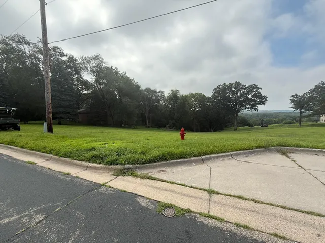 $675,000 | 3325 Overlook Drive, Bloomington, MN 55431