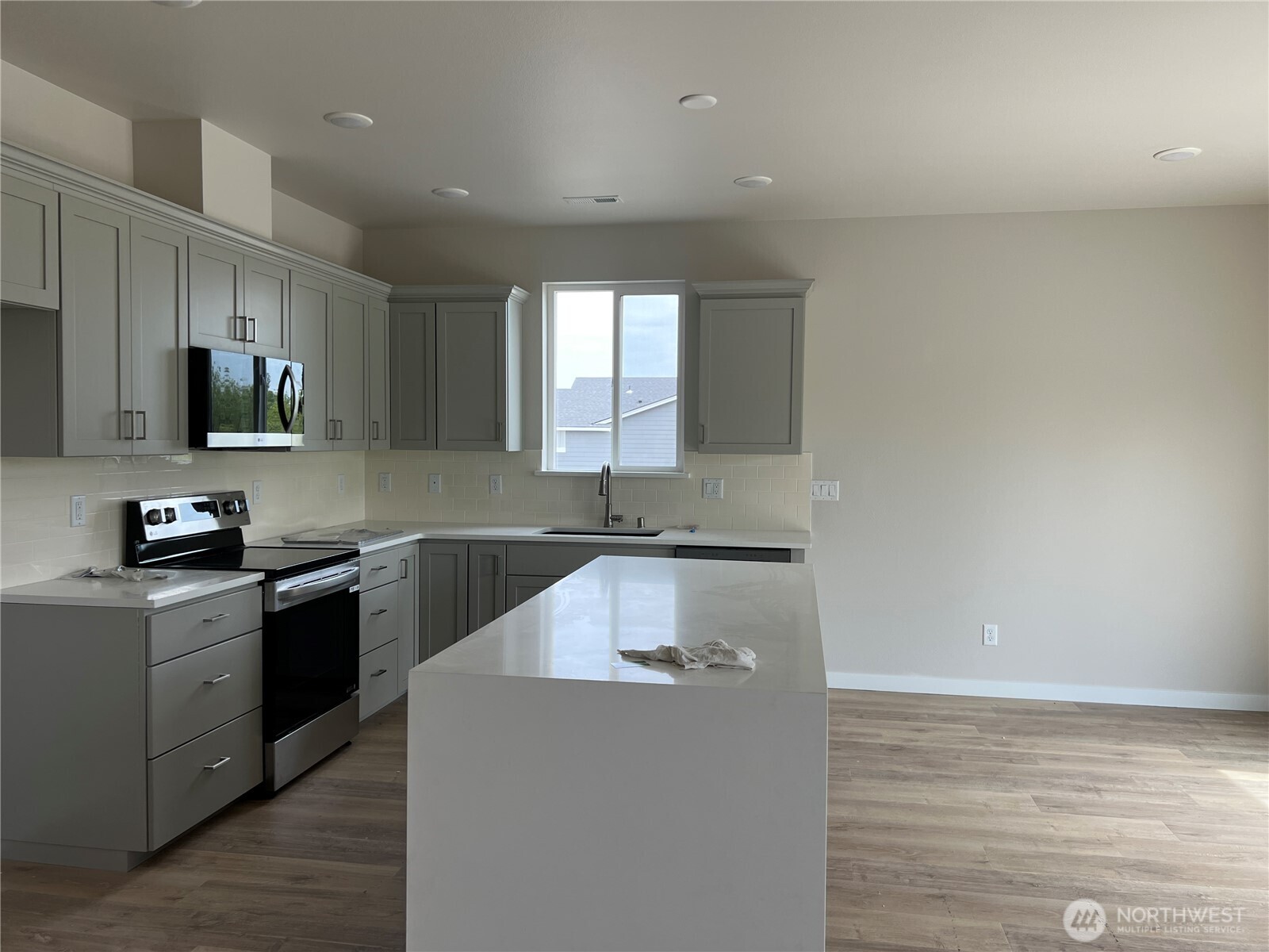 507 North Ruddy Street Moses Lake, WA 98837 - Photo 4 of 8 Gallery Image 4
