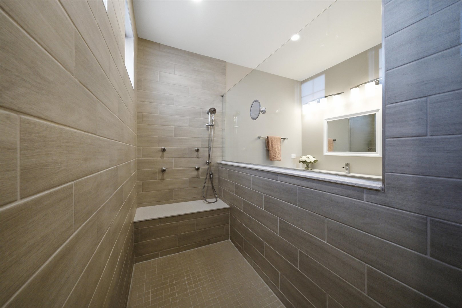76 Somerset Circle Wheaton, IL 60189 - Photo 24 of 40 a bathroom with a bathtub and a sink
