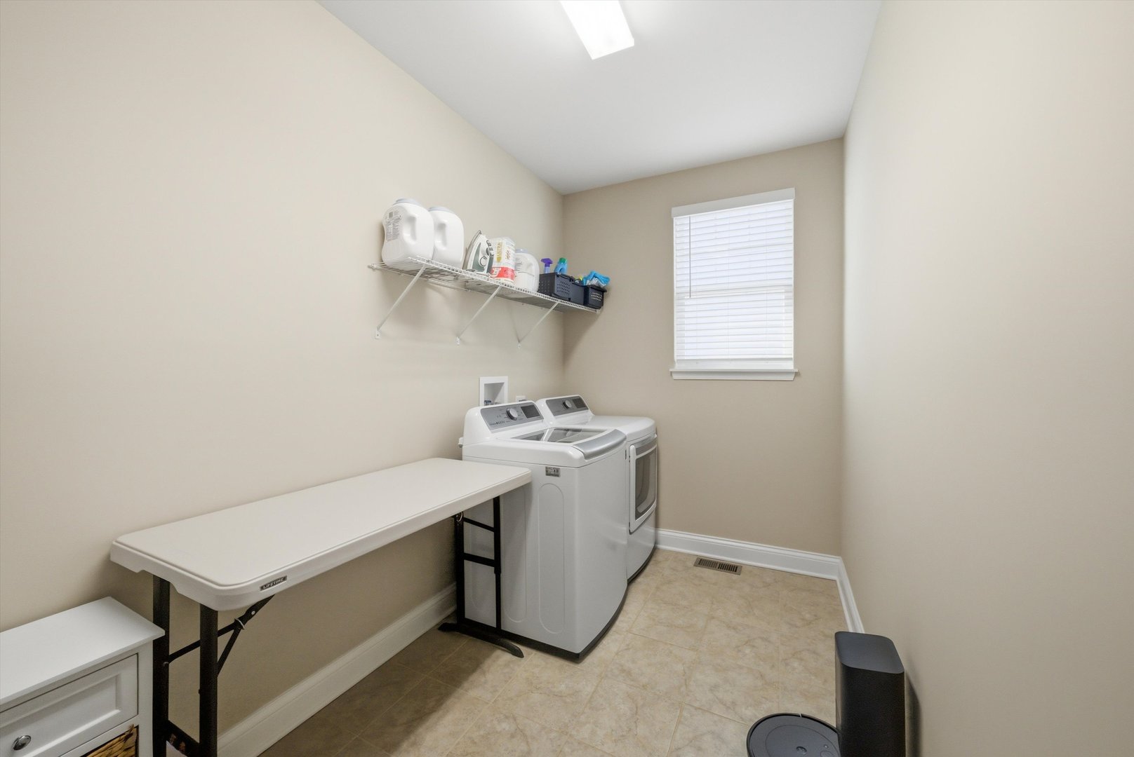 76 Somerset Circle Wheaton, IL 60189 - Photo 29 of 40 a utility room with dryer and washer