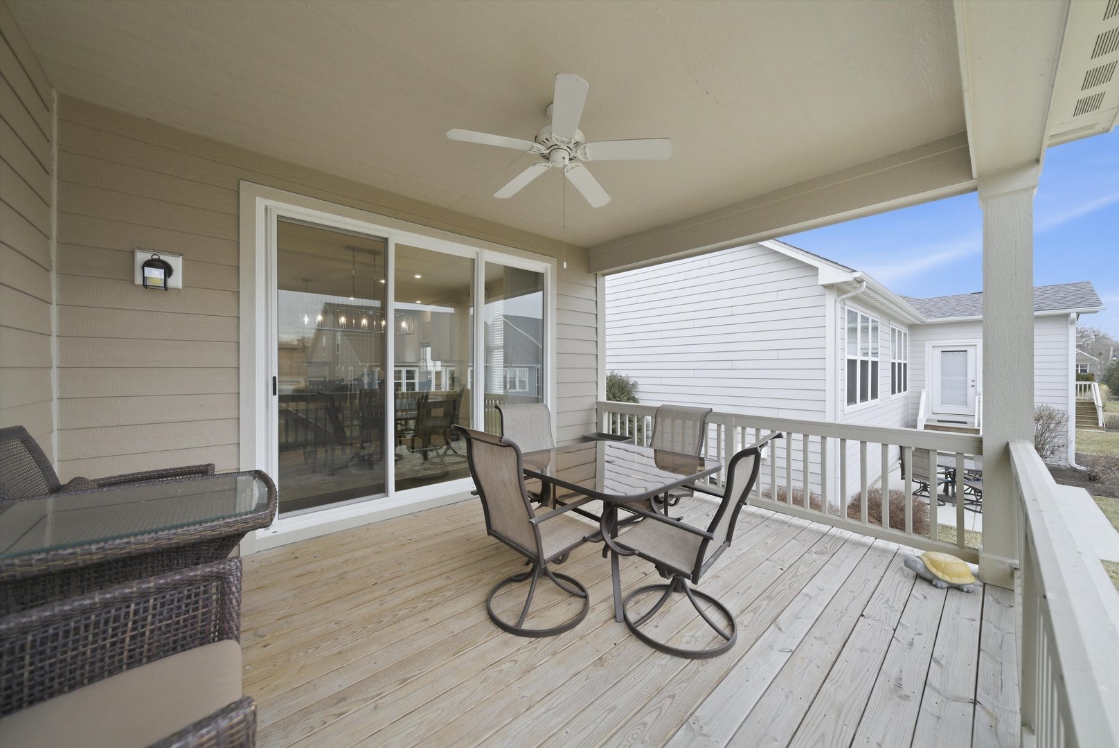 76 Somerset Circle Wheaton, IL 60189 - Photo 31 of 40 a outdoor space with furniture