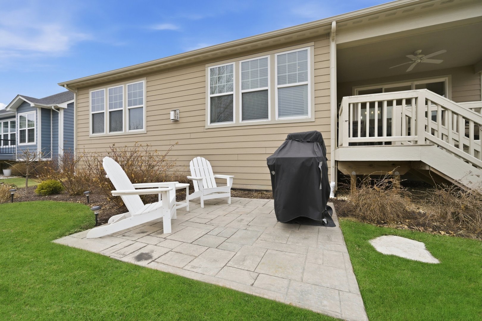 76 Somerset Circle Wheaton, IL 60189 - Photo 32 of 40 a view of a house with backyard and sitting area