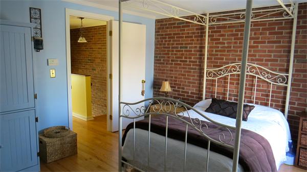 8 Sutton Court, Unit 8 Amherst, MA 01002 - Photo 13 of 29