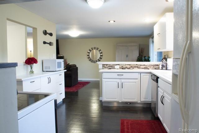 1807 Big Trail Road Walled Lake, MI 48390 - Photo 6 of 22 06-6.jpg
