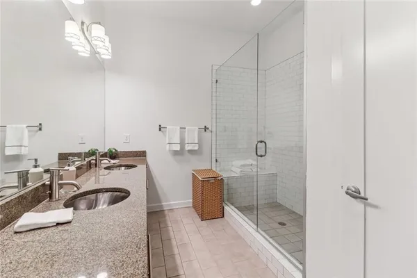 $2,800 | 1430 Dresden Drive Northeast, Unit 225, Brookhaven, GA 30319