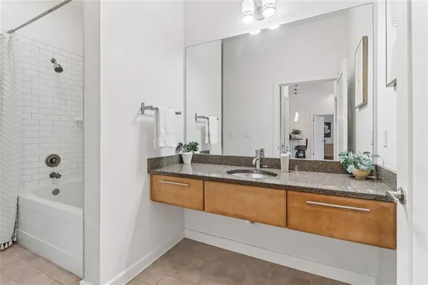 $2,800 | 1430 Dresden Drive Northeast, Unit 225, Brookhaven, GA 30319