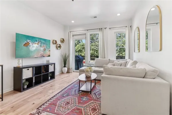 $2,800 | 1430 Dresden Drive Northeast, Unit 225, Brookhaven, GA 30319