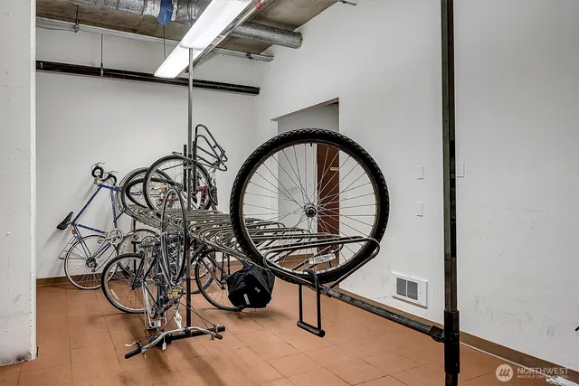 $288,888 | 300 10th Avenue, Unit B205, Seattle, WA 98122