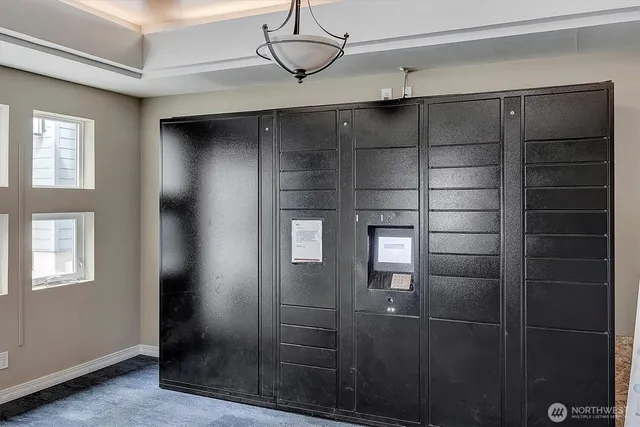 $288,888 | 300 10th Avenue, Unit B205, Seattle, WA 98122