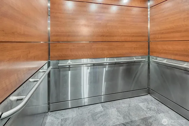 $288,888 | 300 10th Avenue, Unit B205, Seattle, WA 98122