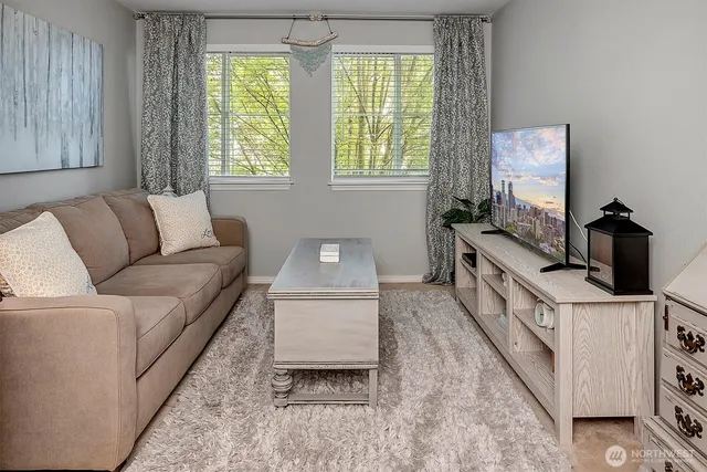 $288,888 | 300 10th Avenue, Unit B205, Seattle, WA 98122