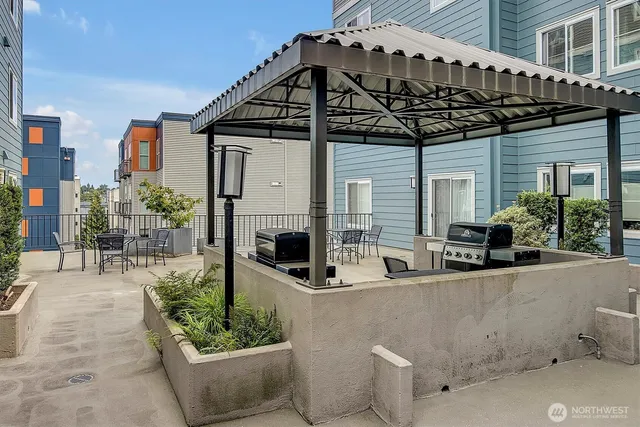 $288,888 | 300 10th Avenue, Unit B205, Seattle, WA 98122