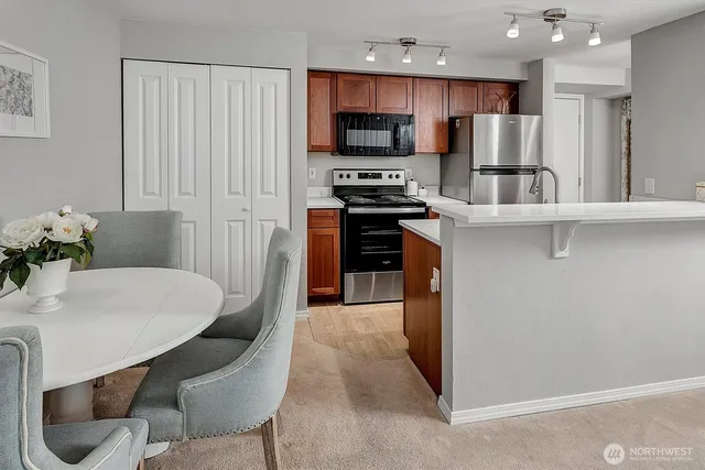 $288,888 | 300 10th Avenue, Unit B205, Seattle, WA 98122