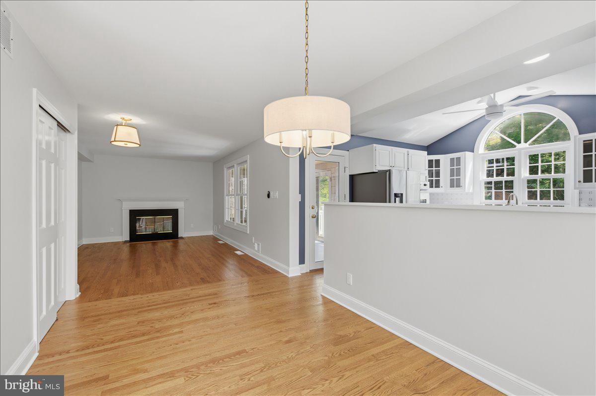 5736 8th Road North Arlington, VA 22205 - Photo 20 of 57 Eat-in area by kitchen and family room