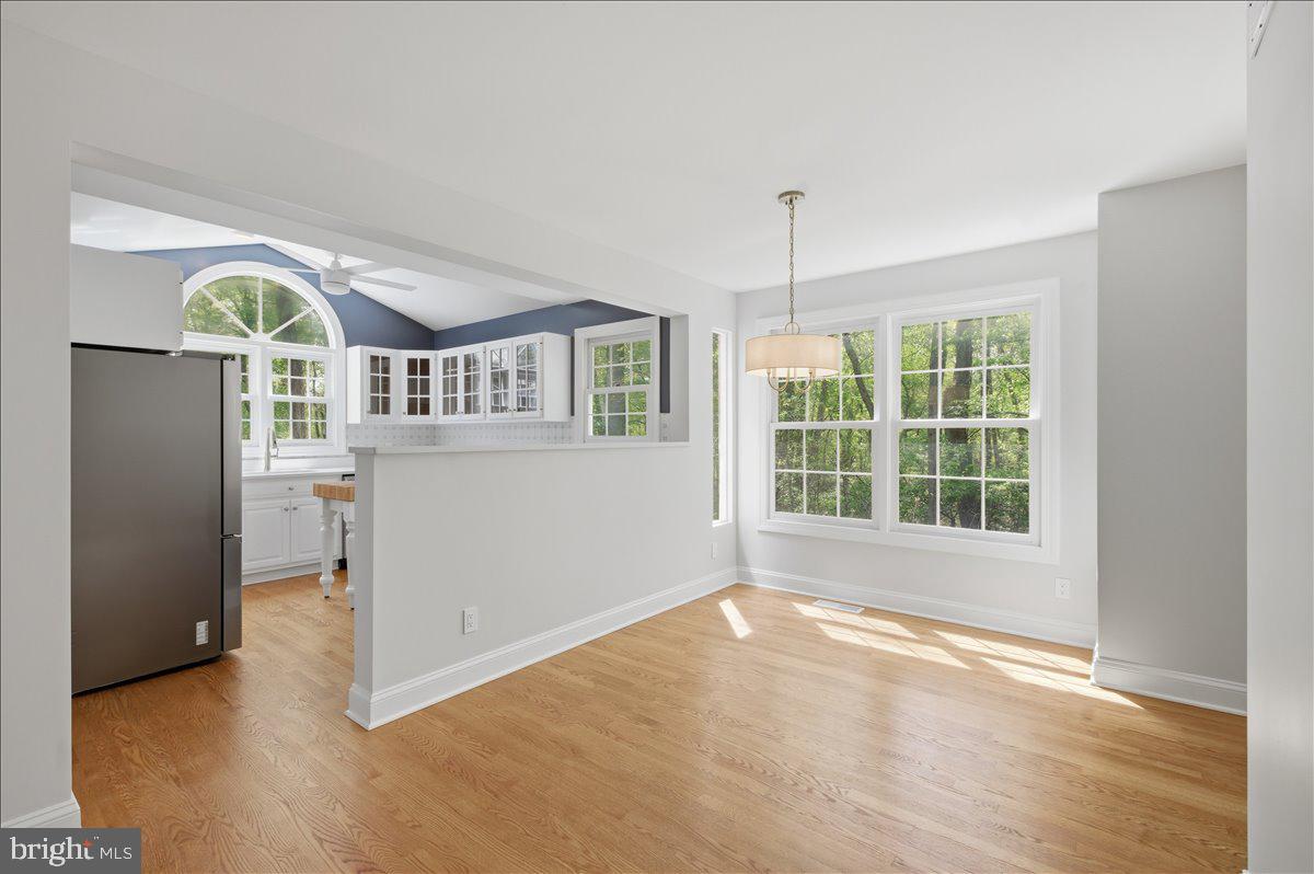 5736 8th Road North Arlington, VA 22205 - Photo 21 of 57 Eat-in area by kitchen and family room