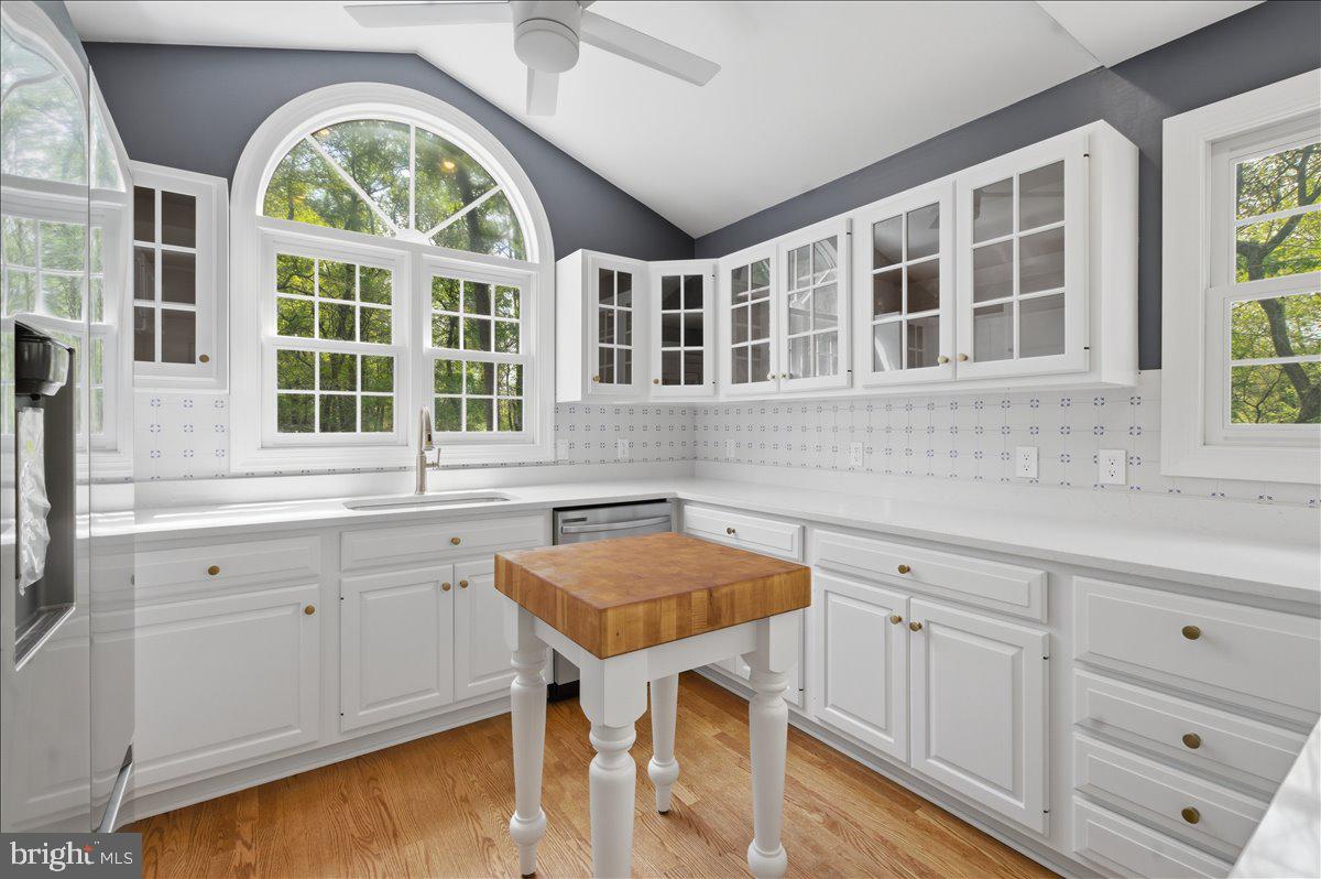5736 8th Road North Arlington, VA 22205 - Photo 22 of 57 Modern Farmhouse Kitchen