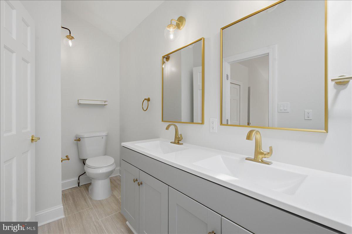 5736 8th Road North Arlington, VA 22205 - Photo 32 of 57 Primary Bath