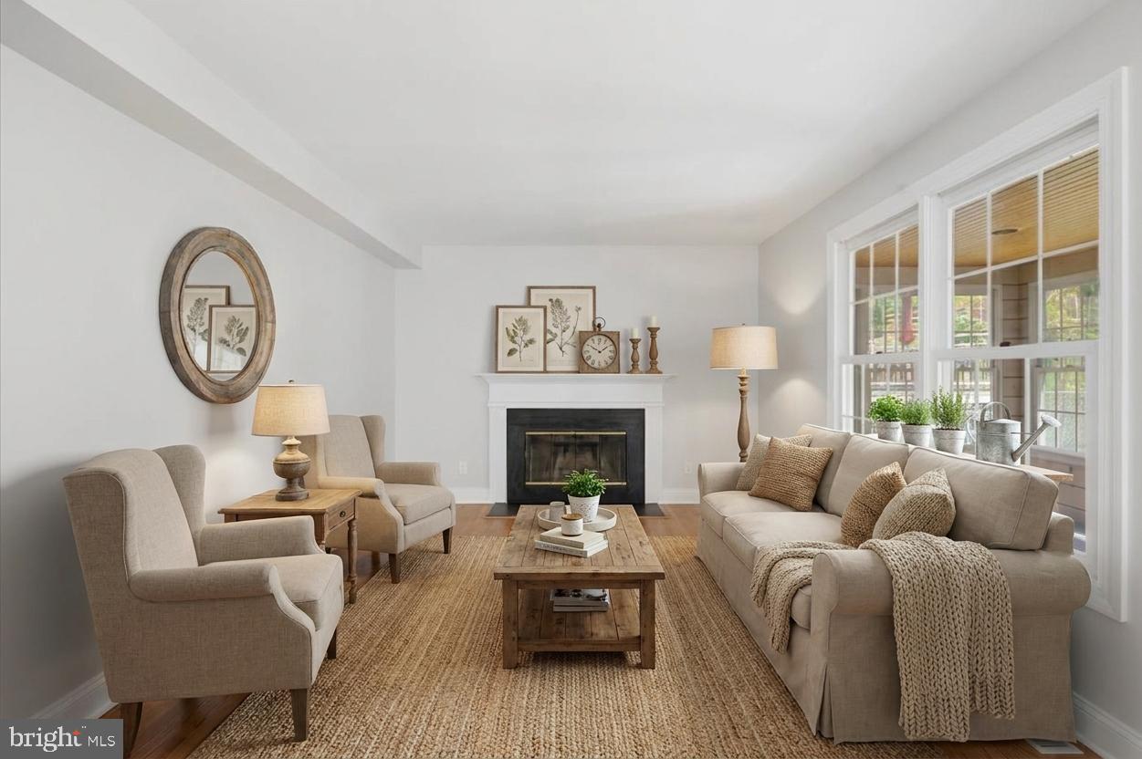 5736 8th Road North Arlington, VA 22205 - Photo 6 of 57 Family room (virtually staged)