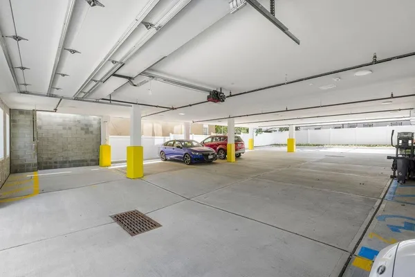 $2,450 | 306 Bergen Avenue, Unit 305, Jersey City, NJ 07305