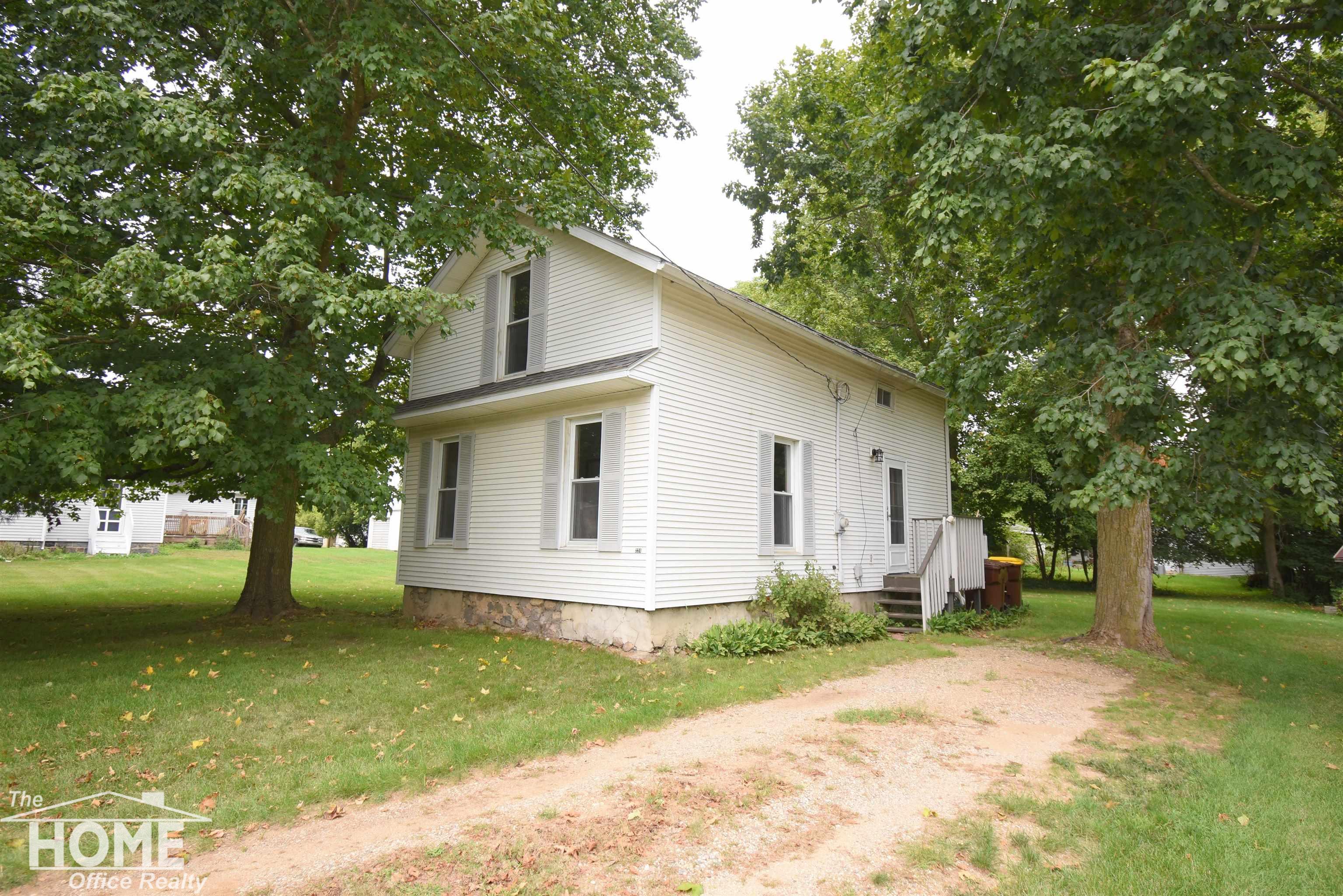 231 Adelaide Street Maple Rapids, MI 48853 - Photo 1 of 19 50220196-d77d06c0-5263-4d8e-ba24-9680ac91e545.JPG