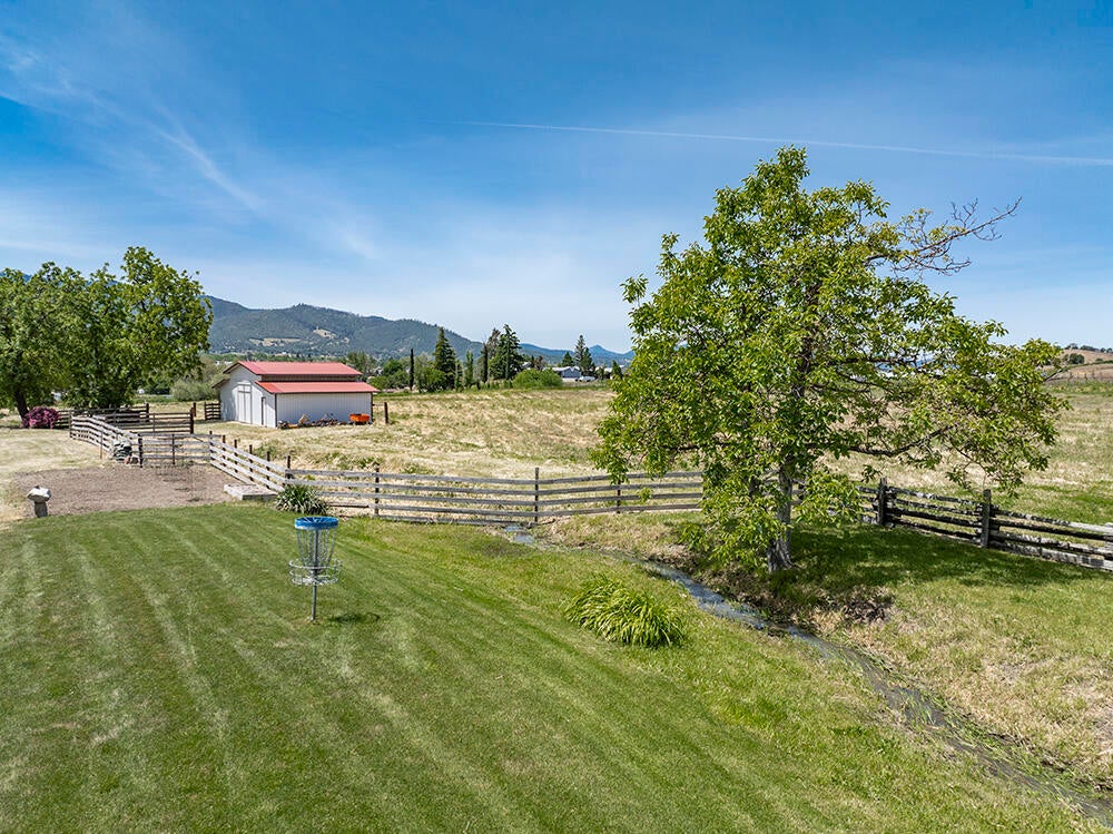 679 West Valley View Road Talent, OR 97540 - Photo 10 of 77 DJI_0171