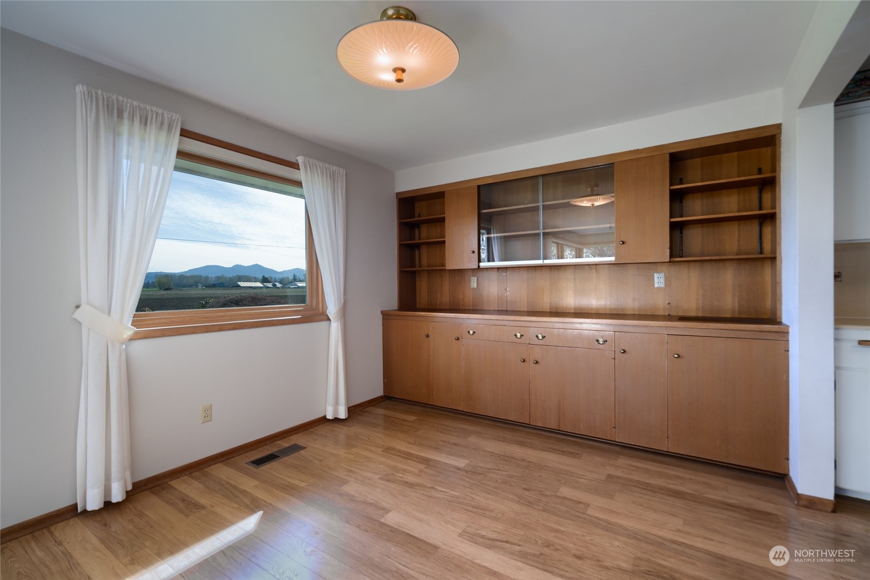 16256 Kamb Road Mount Vernon, WA 98273 - Photo 16 of 34 Gallery Image 16