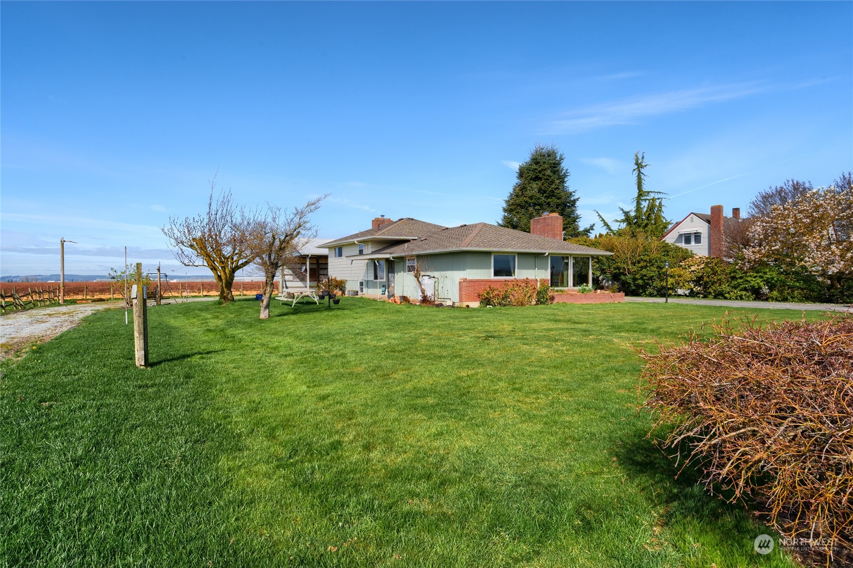 16256 Kamb Road Mount Vernon, WA 98273 - Photo 2 of 34 Gallery Image 2