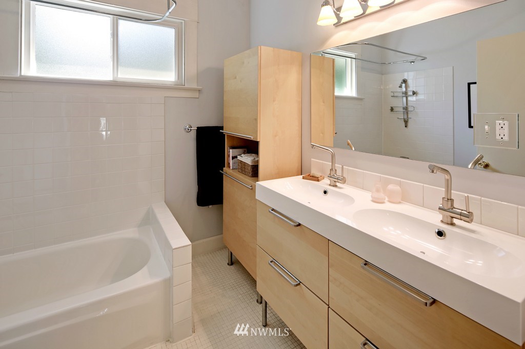 718 North 83rd Street Seattle, WA 98103 - Photo 11 of 17 Gallery Image 11