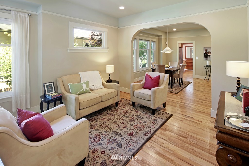 718 North 83rd Street Seattle, WA 98103 - Photo 3 of 17 Gallery Image 3