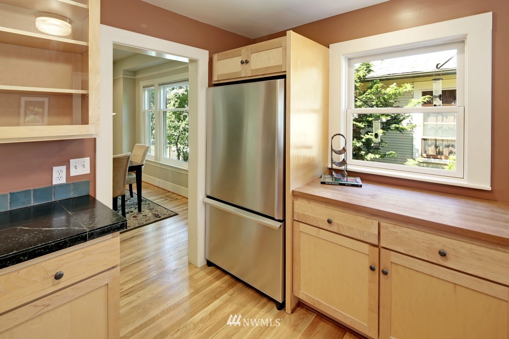 718 North 83rd Street Seattle, WA 98103 - Photo 8 of 17 Gallery Image 8