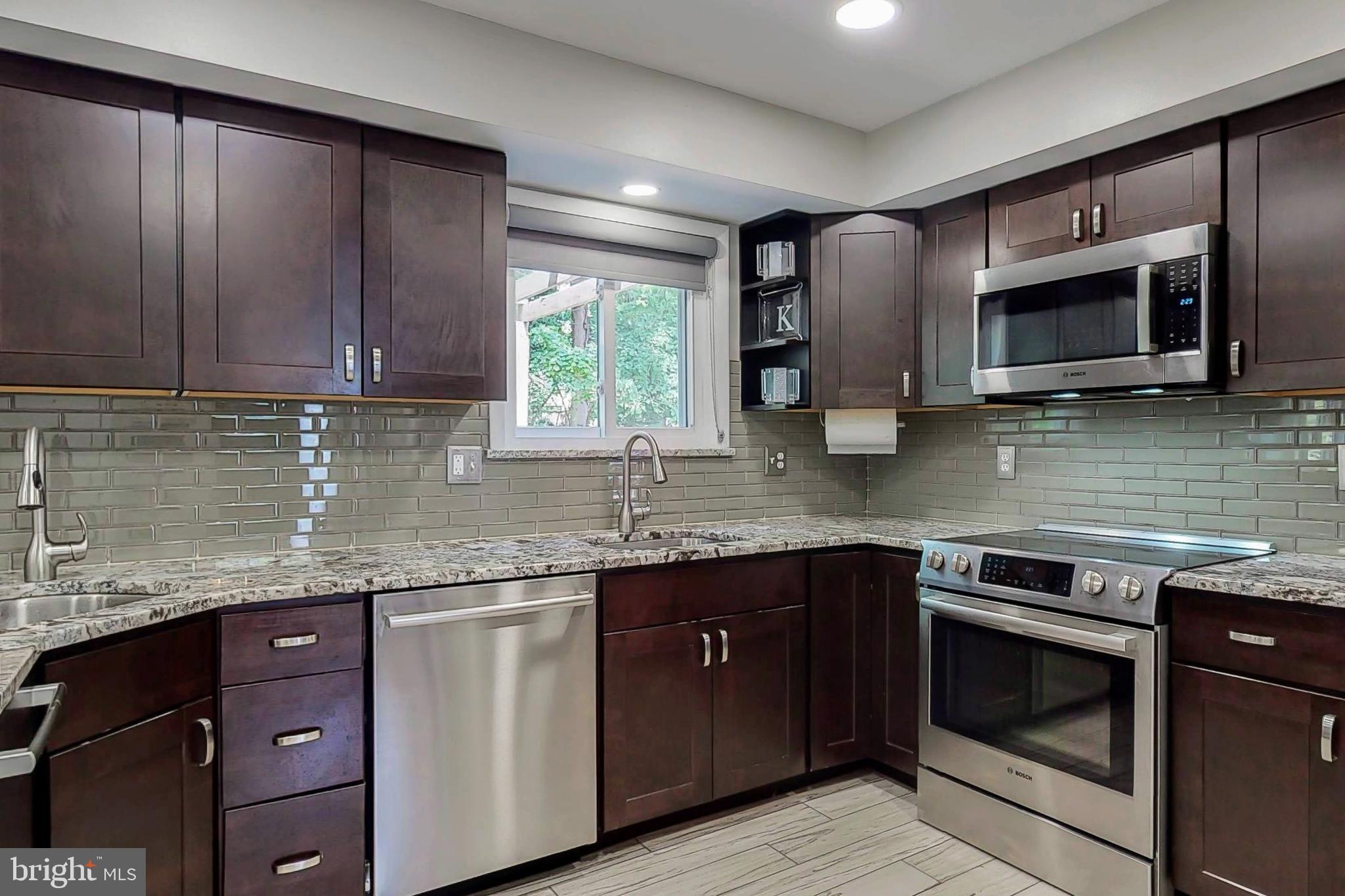 6313 Benhurst Road Baltimore, MD 21209 - Photo 6 of 31