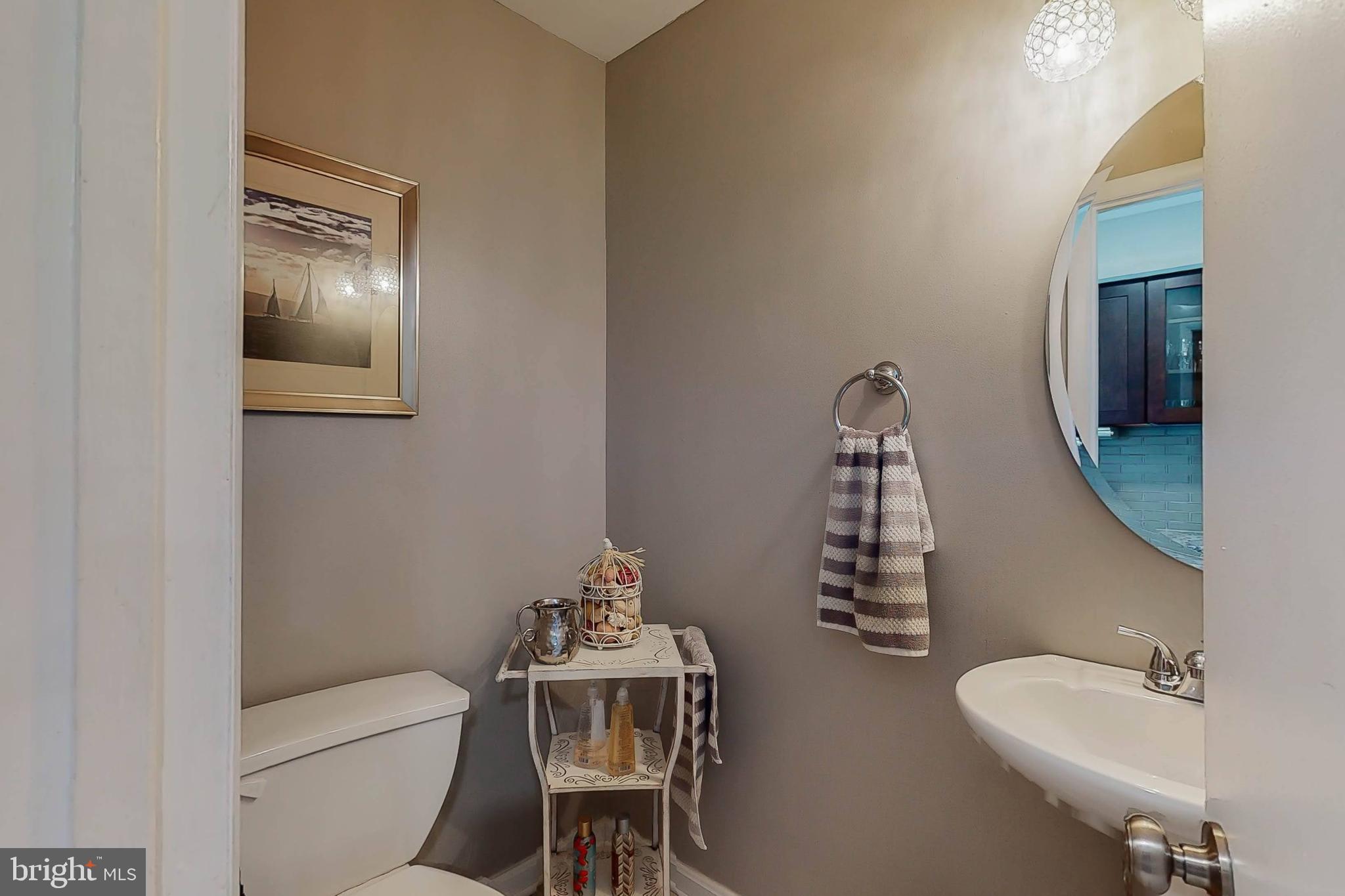 6313 Benhurst Road Baltimore, MD 21209 - Photo 10 of 31