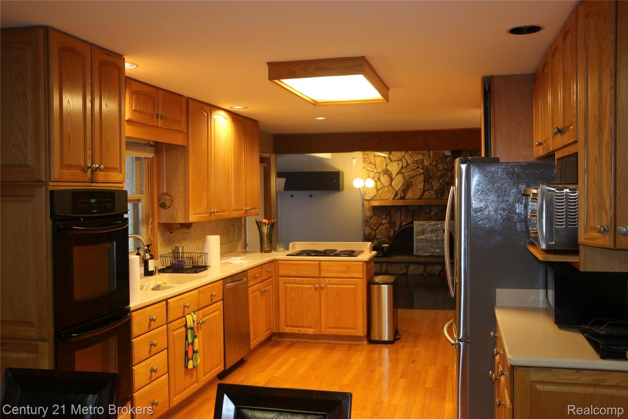 6333 Rustic Ridge Trail Grand Blanc, MI 48439 - Photo 6 of 22 IMG_3106.JPG
