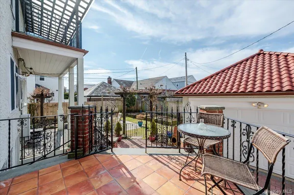 $2,149,000 | 211 Laurelton Boulevard, Long Beach, NY 11561