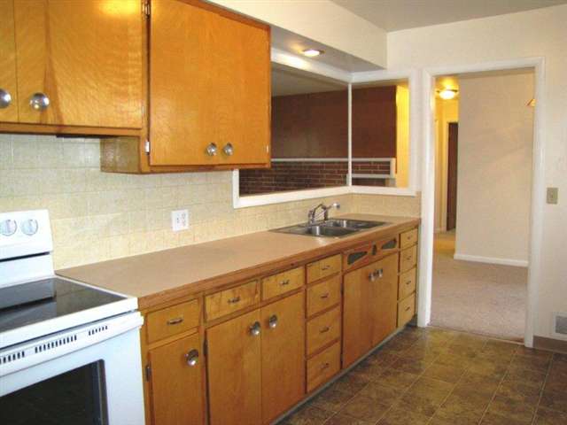 211 North McCabe Road Spokane, WA 99216 - Photo 3 of 9
