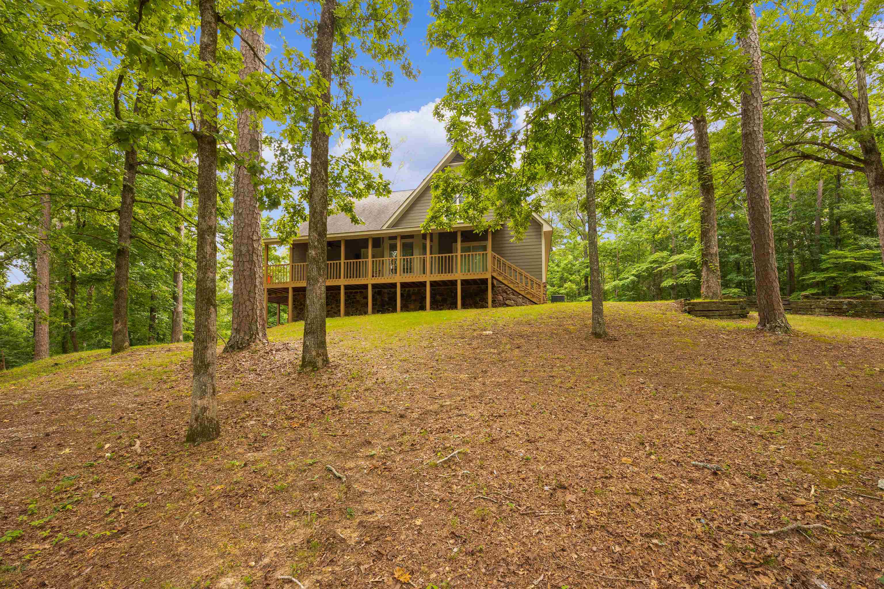 42 Cr 329 Road Iuka, MS 38852 - Photo 3 of 32 View of yard with a deck
