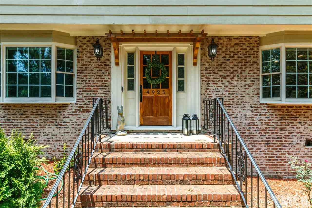 4925 Brookhurst Place Raleigh, NC 27609 - Photo 3 of 30