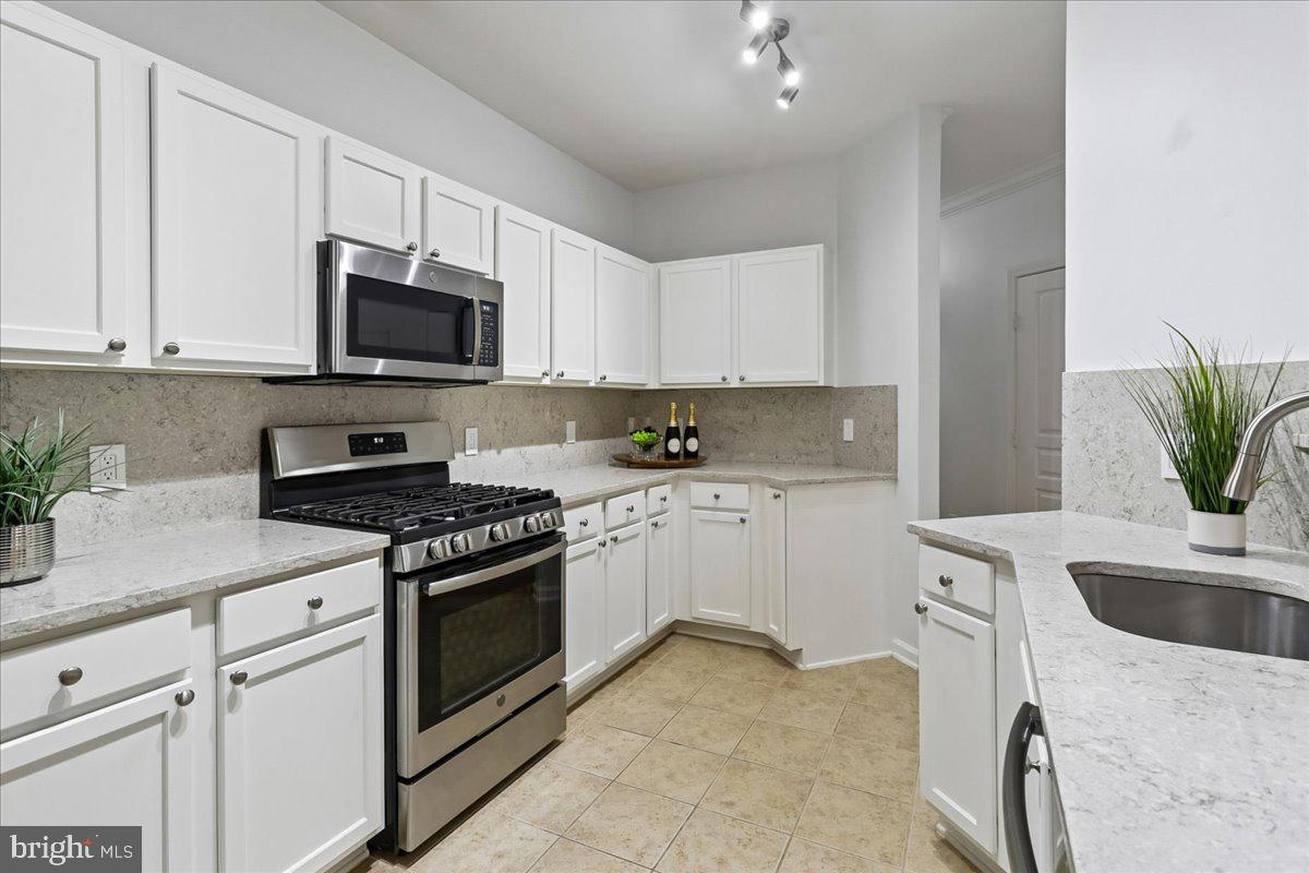12000 Market Street, Unit 248 Reston, VA 20190 - Photo 6 of 63
